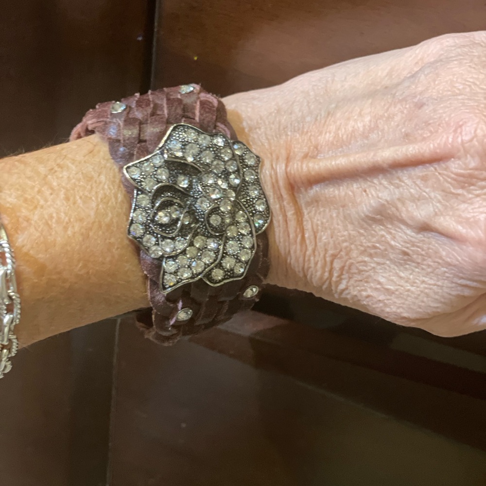 Elegant genuine leather Brown Woven Bracelet w/ rhinestones Silver rose 🌹 Accent